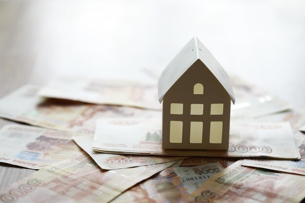 قیمت اجاره خانه در روسیه به روبل و تومان 